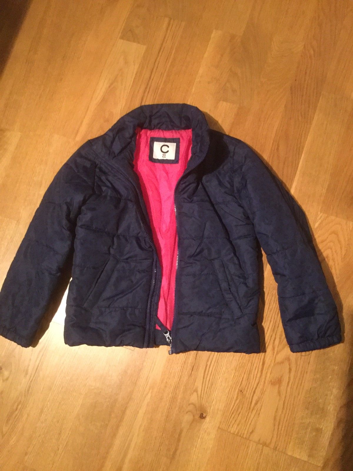 jakke str 128 selges kr 50 | FINN.no jakke str 128 selges kr 50 | FINN.no