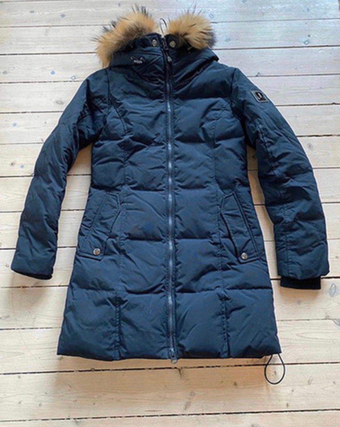 Parkas med pelskrage fra norske Jazz | FINN.no Jazz dunjakke str 38. | FINN.no