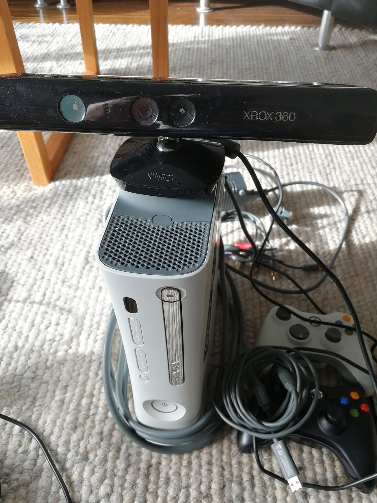 Xbox 360 med kamera, mikrofon og spill | FINN.no Xbox 360 med kamera, mikrofon og spill | FINN.no