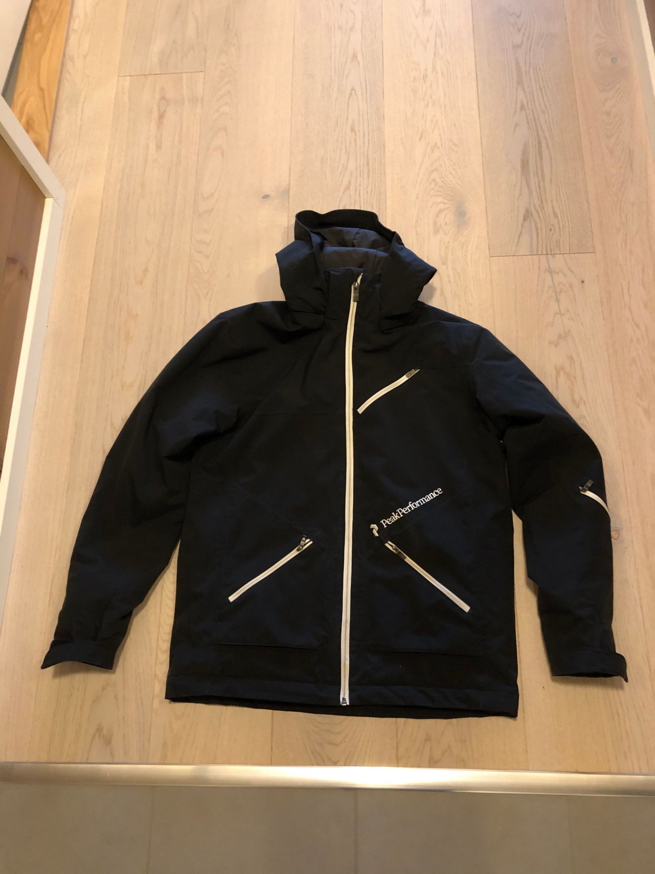 Peak Performance jakke | FINN.no Brukt Peak Performance softshell jakke str. XS | FINN.no