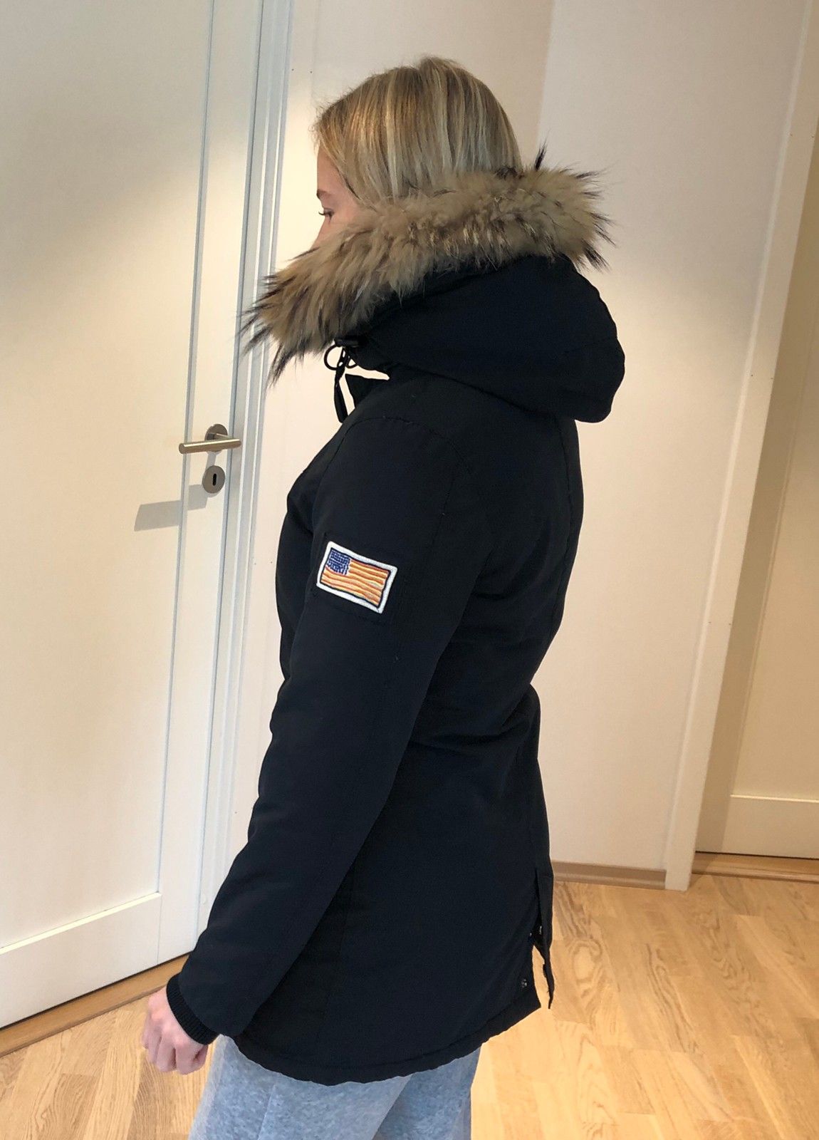 SVEA miss brown | FINN.no SVEA «Miss Brown» Jakke Sort modell | FINN.no