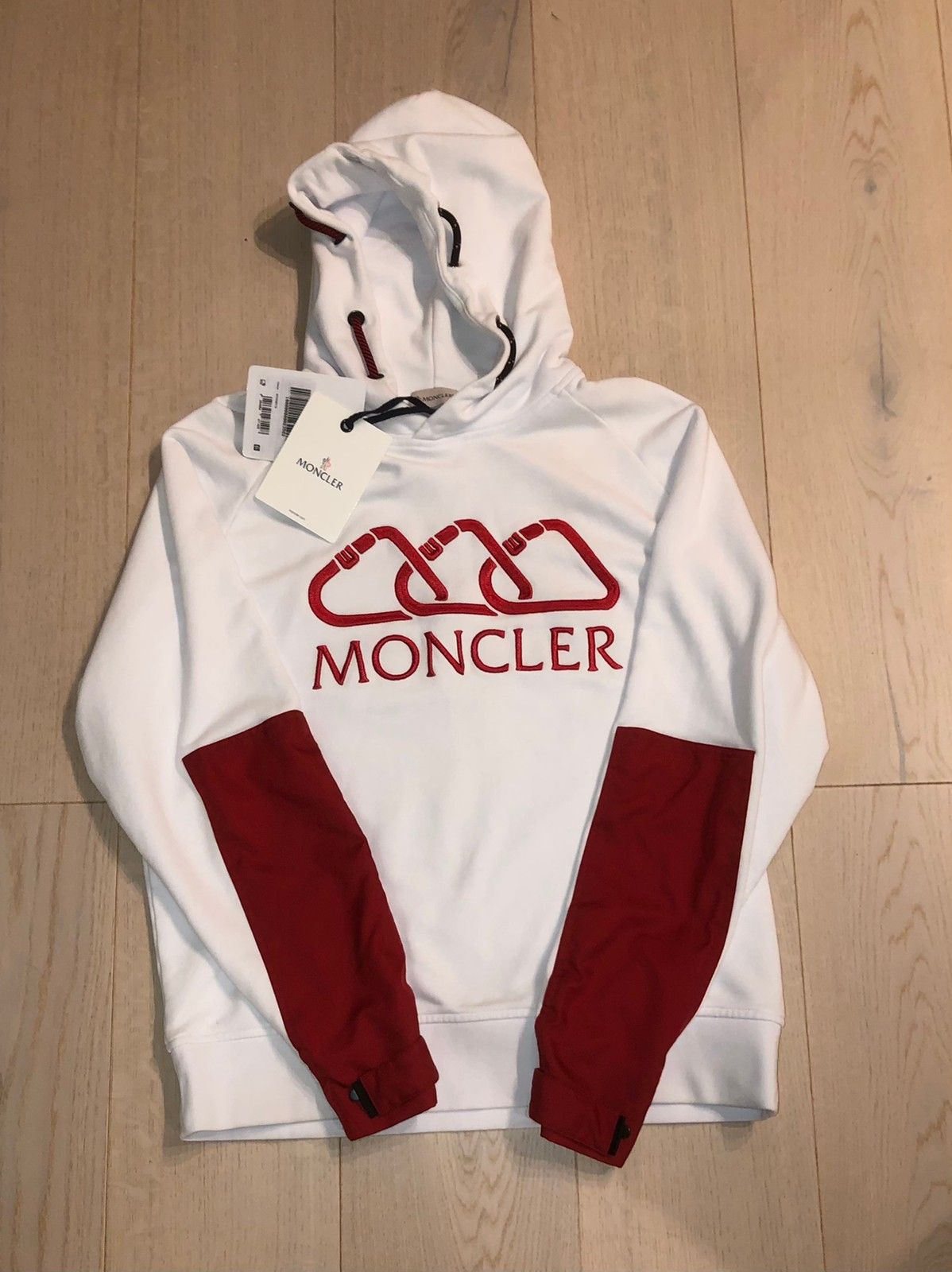 Moncler Genser | FINN.no Moncler genser | FINN.no