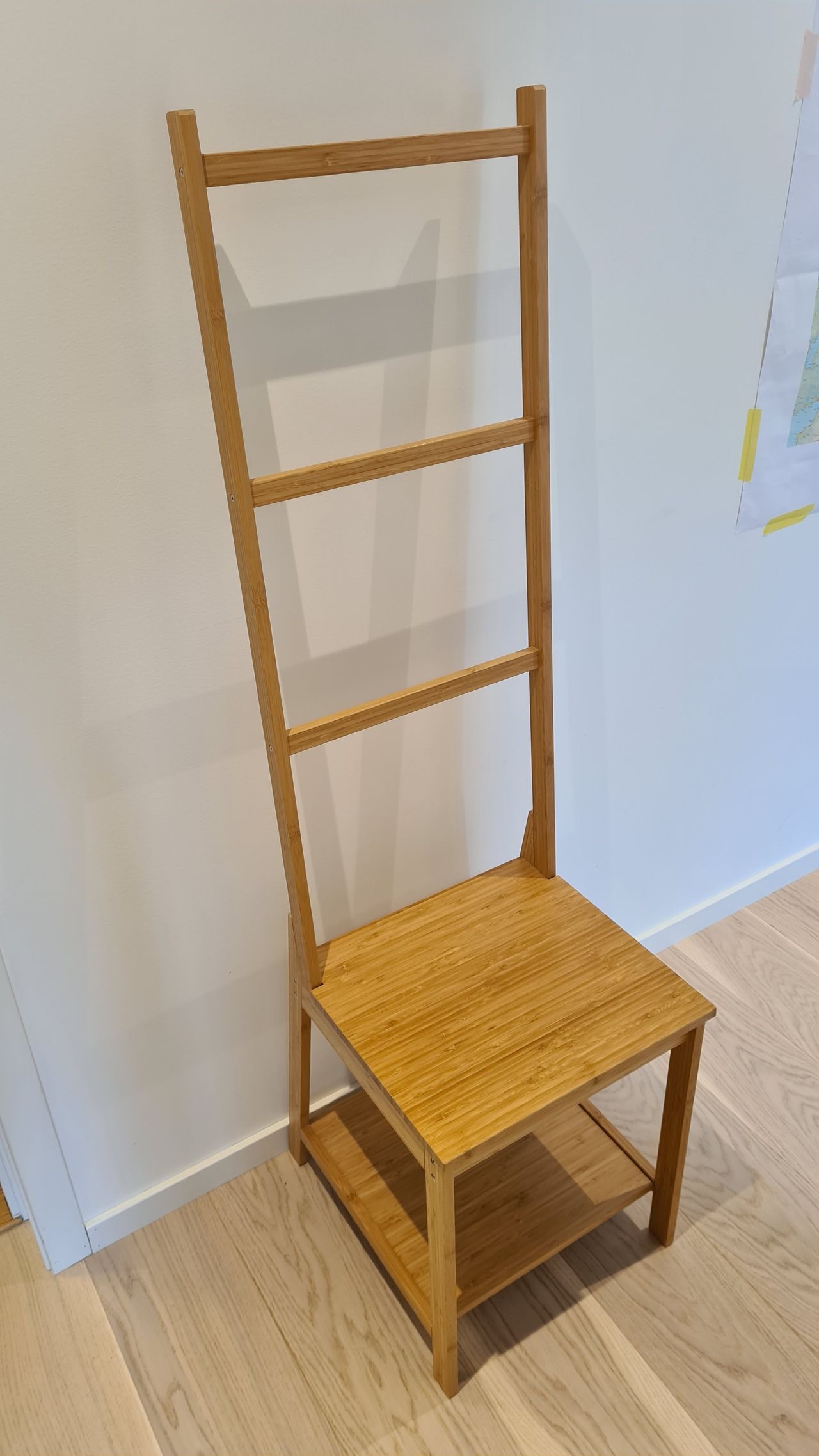 Ikea RÅGRUND stol med håndklehenger | FINN.no Rågrund stol med håndklehenger | FINN.no