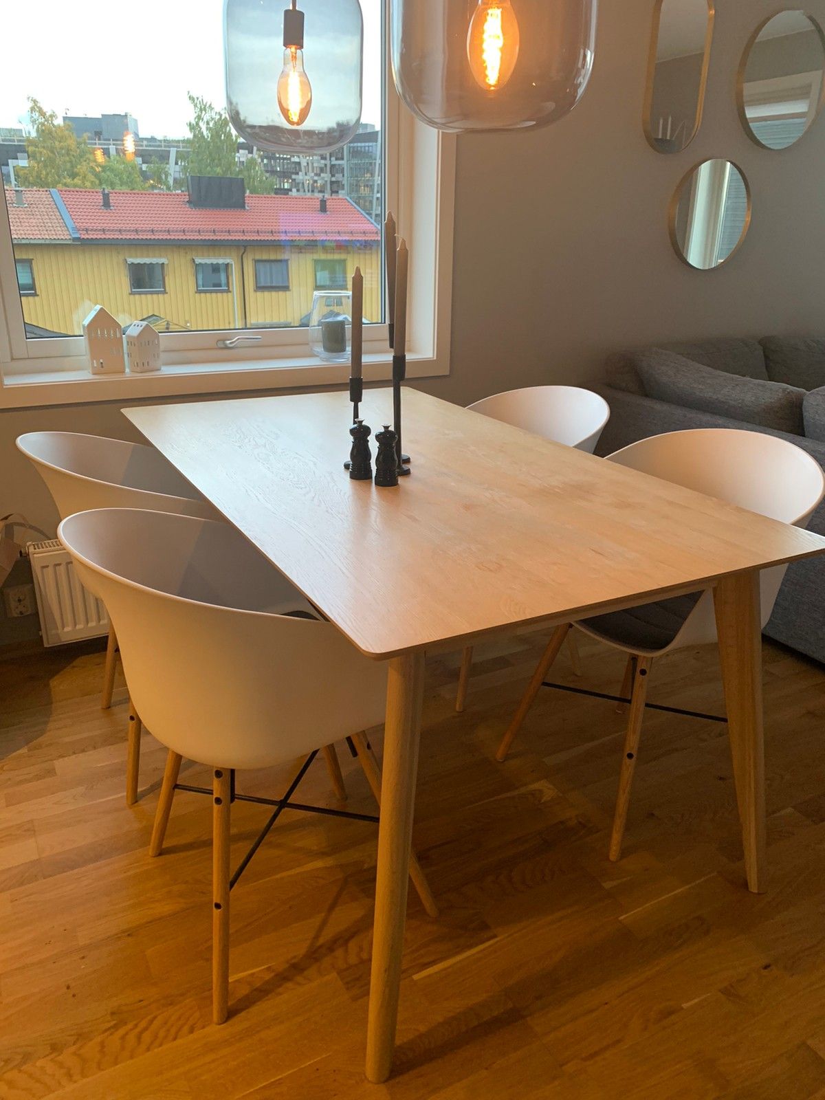 Spisebord i serien KALBY 160250 cm | FINN.no Kalby skrivebord | FINN.no