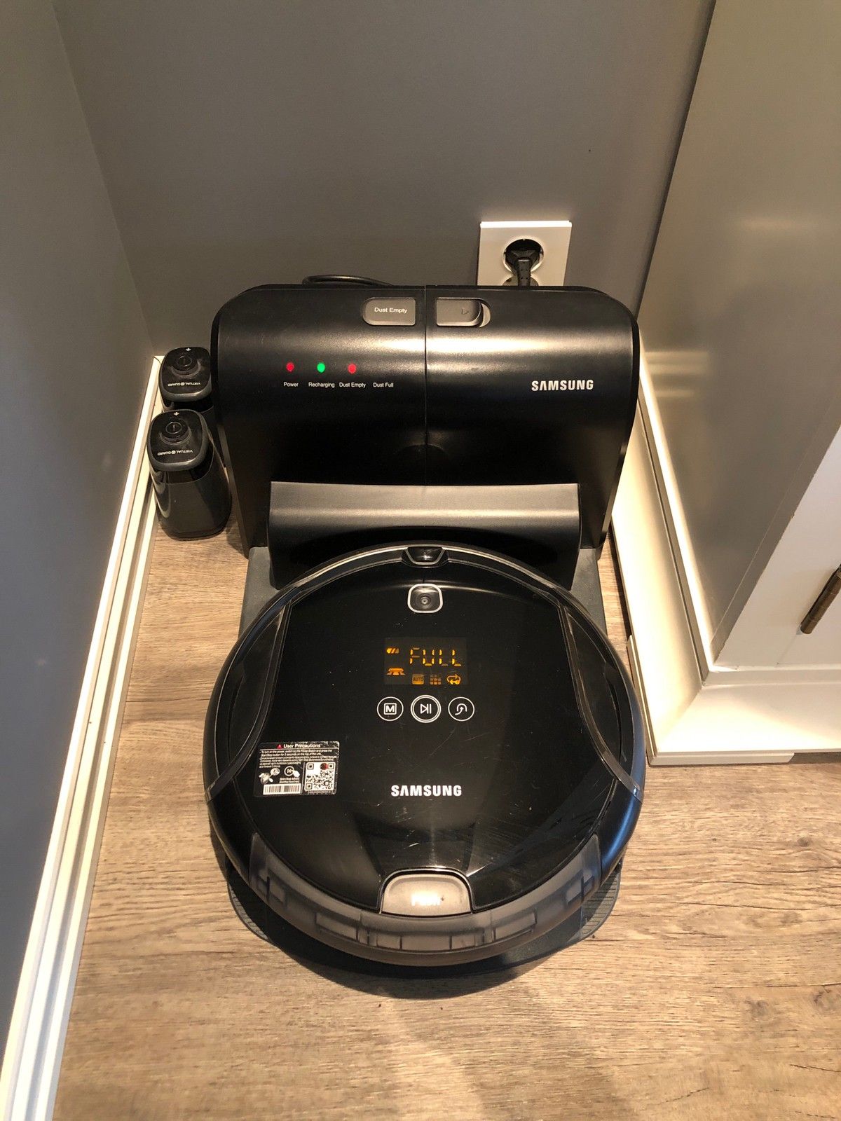 Robotstøvsuger Samsung Navibot SR8980 | FINN.no Samsung Navibot støvsuger | FINN.no