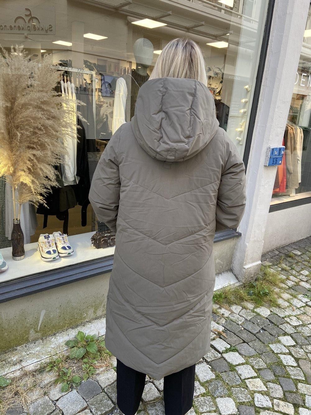 Jakke fra Elvine selges ubrukt | FINN.no Elvine Naemi Jacket str S helt ny! | FINN.no