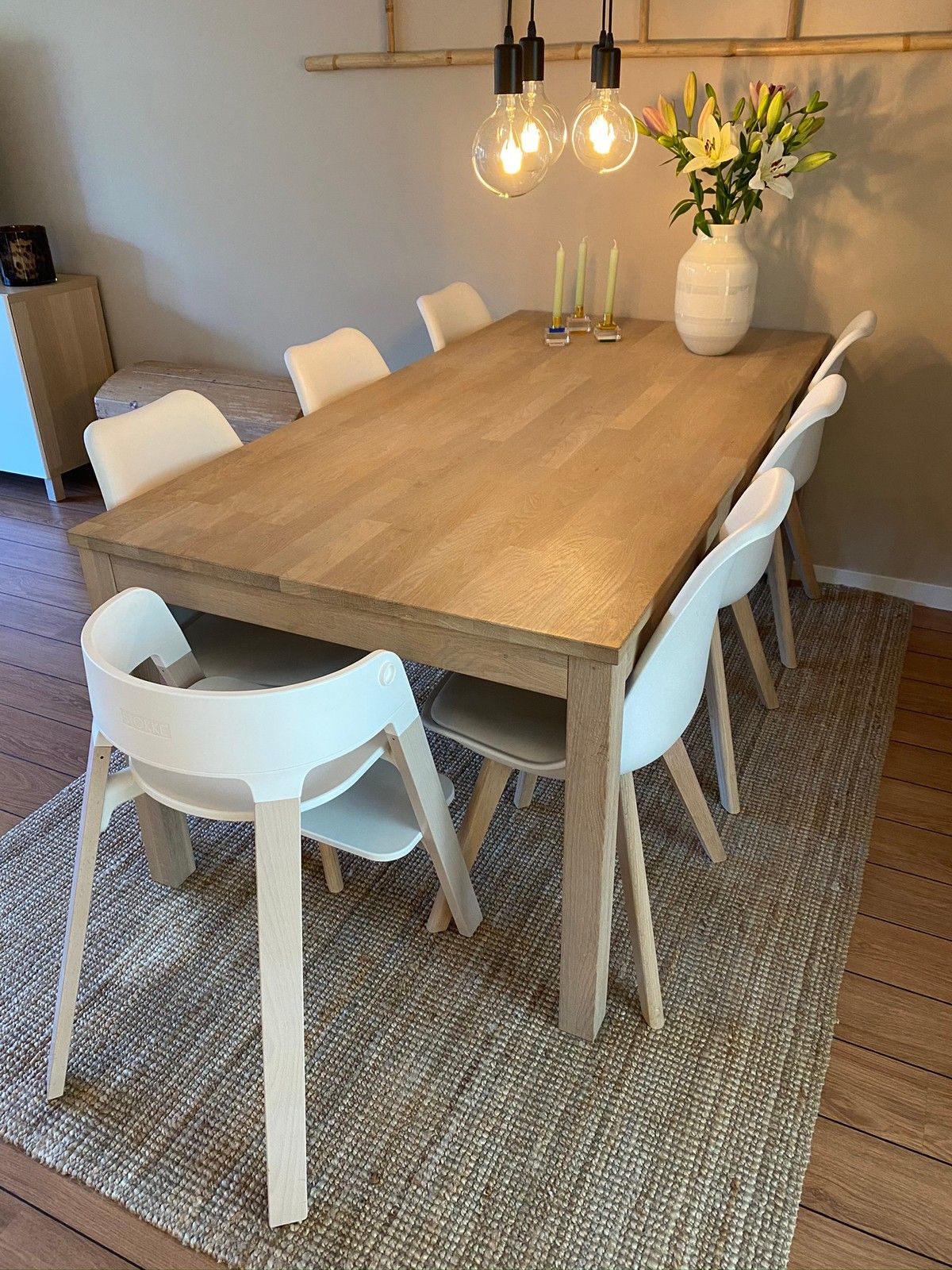 Skagen spisebord fra Bolia | FINN.no Urban spisebord med 2 Nora og 2 Mita spisestoler | FINN.no