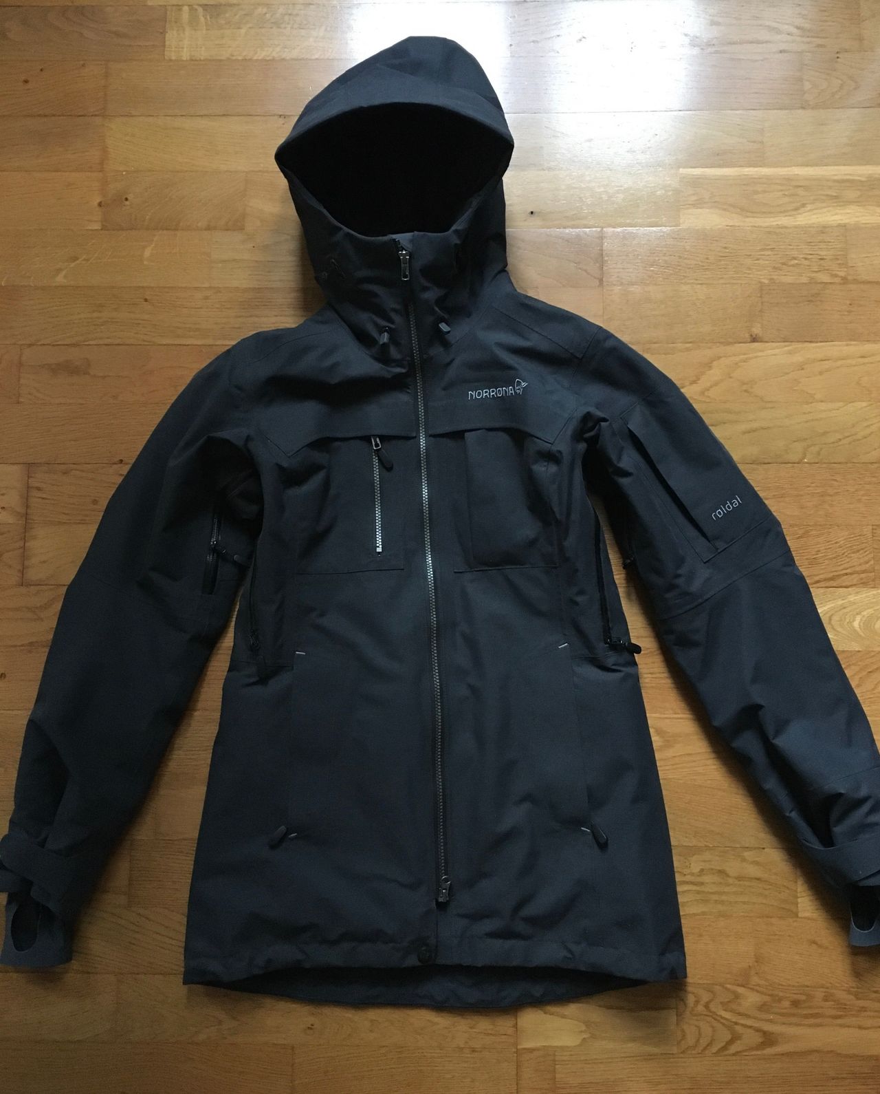 Norrøna Røldal Gore tex insulated jakke (dame) str xs Norrøna Røldal Gore Tex Jacket Herre caviar | Gode tilbud