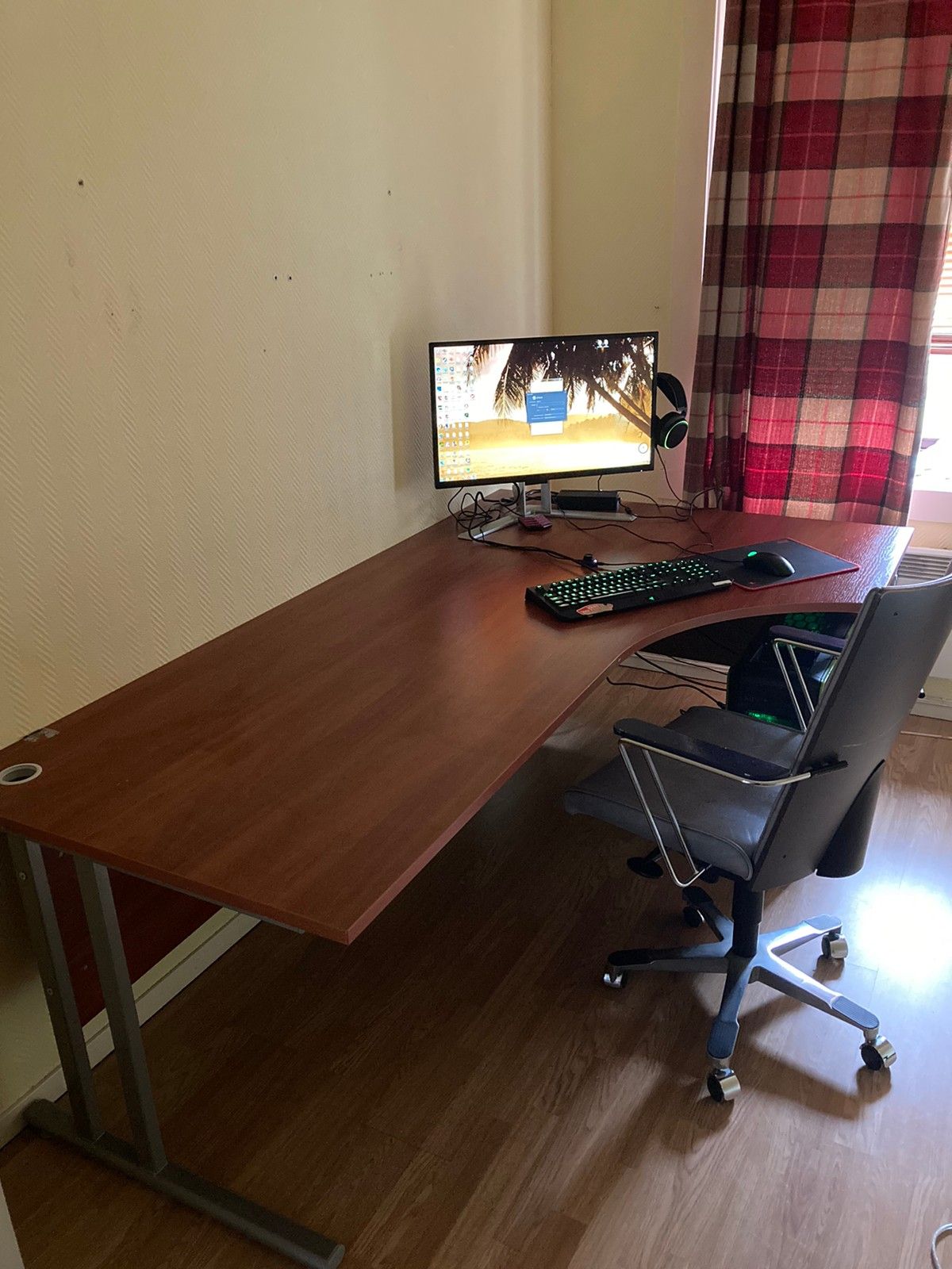 Kontorpult Skrivebord av ypperste klasse | FINN.no Skrivebord eller kontorpult | FINN.no