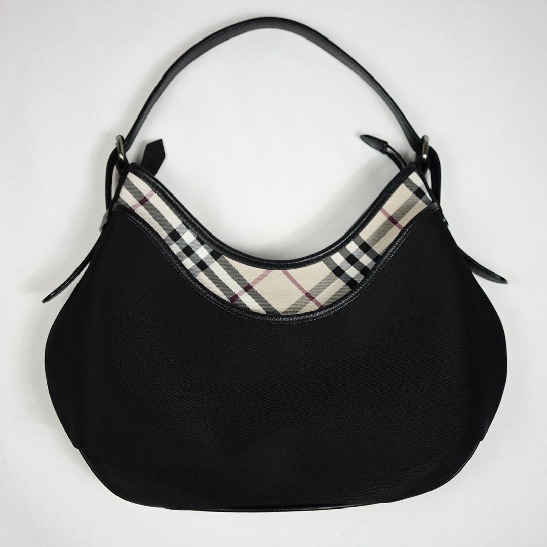 Burberry veske i nylon og skinn | FINN.no Klassisk Burberry veske selges | FINN.no