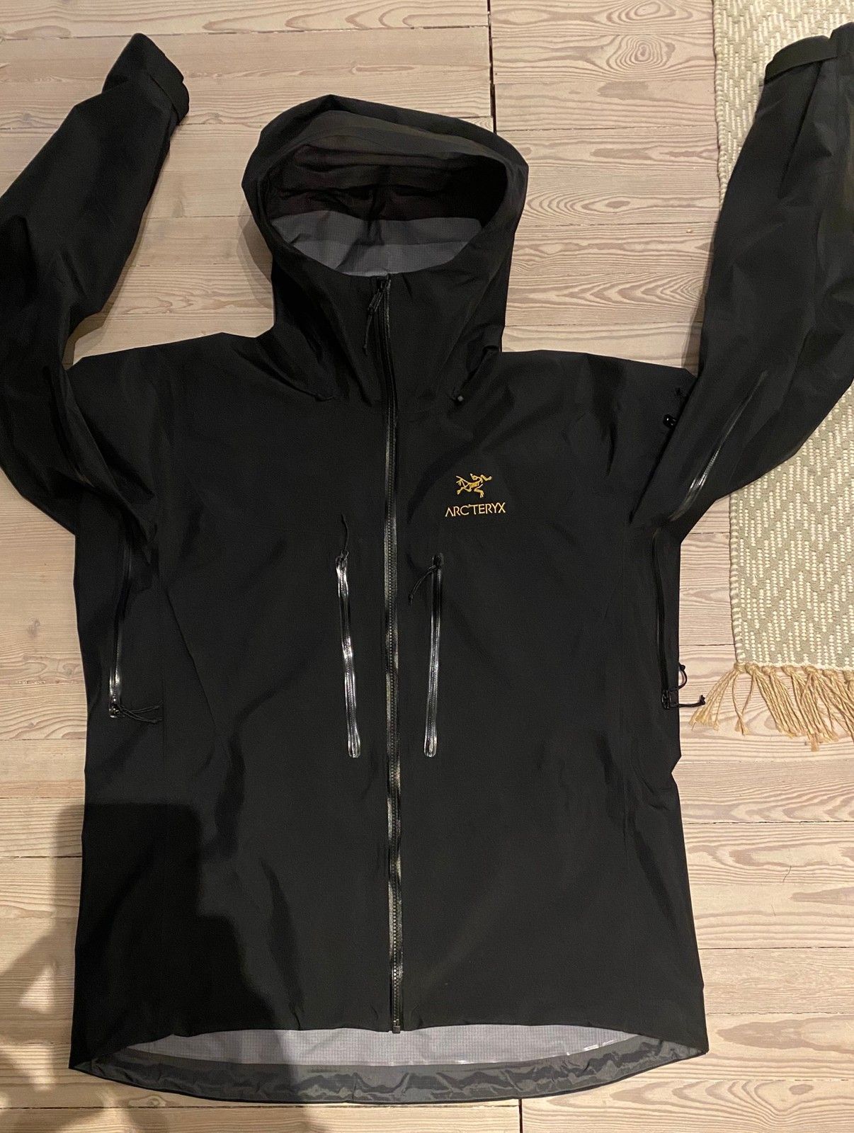 Arcteryx Alpha SV gore tex jakke Damemodell | FINN.no Arcteryx Alpha SV gore tex jakke Damemodell | FINN.no