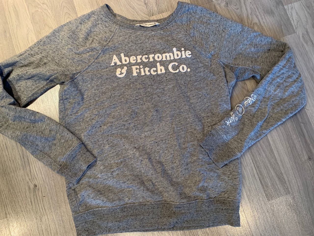 Genser fra Abercrombie & Fitch | FINN.no Ubrukt C.L.E.A.N genser fra Christina Ledang | FINN.no