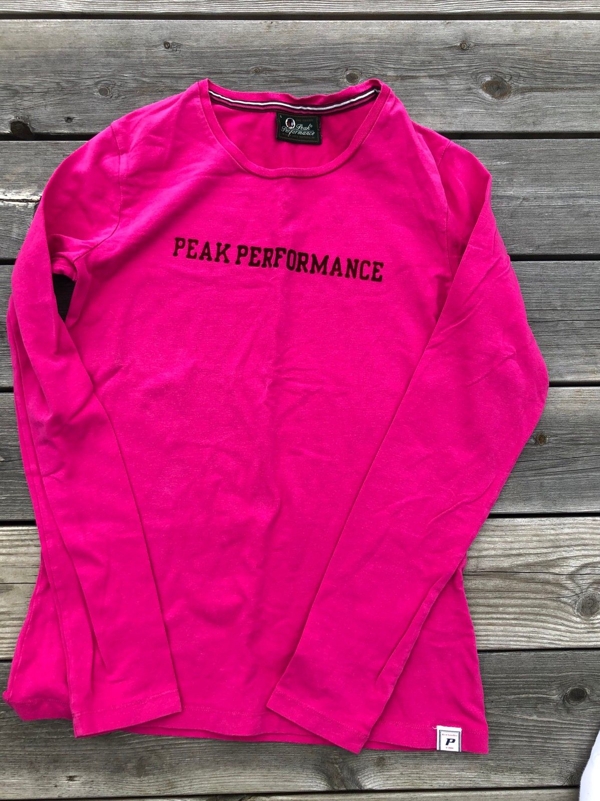 Peak Performance genser str L (liten i str!) | FINN.no Peak Performance L genser dame | FINN.no
