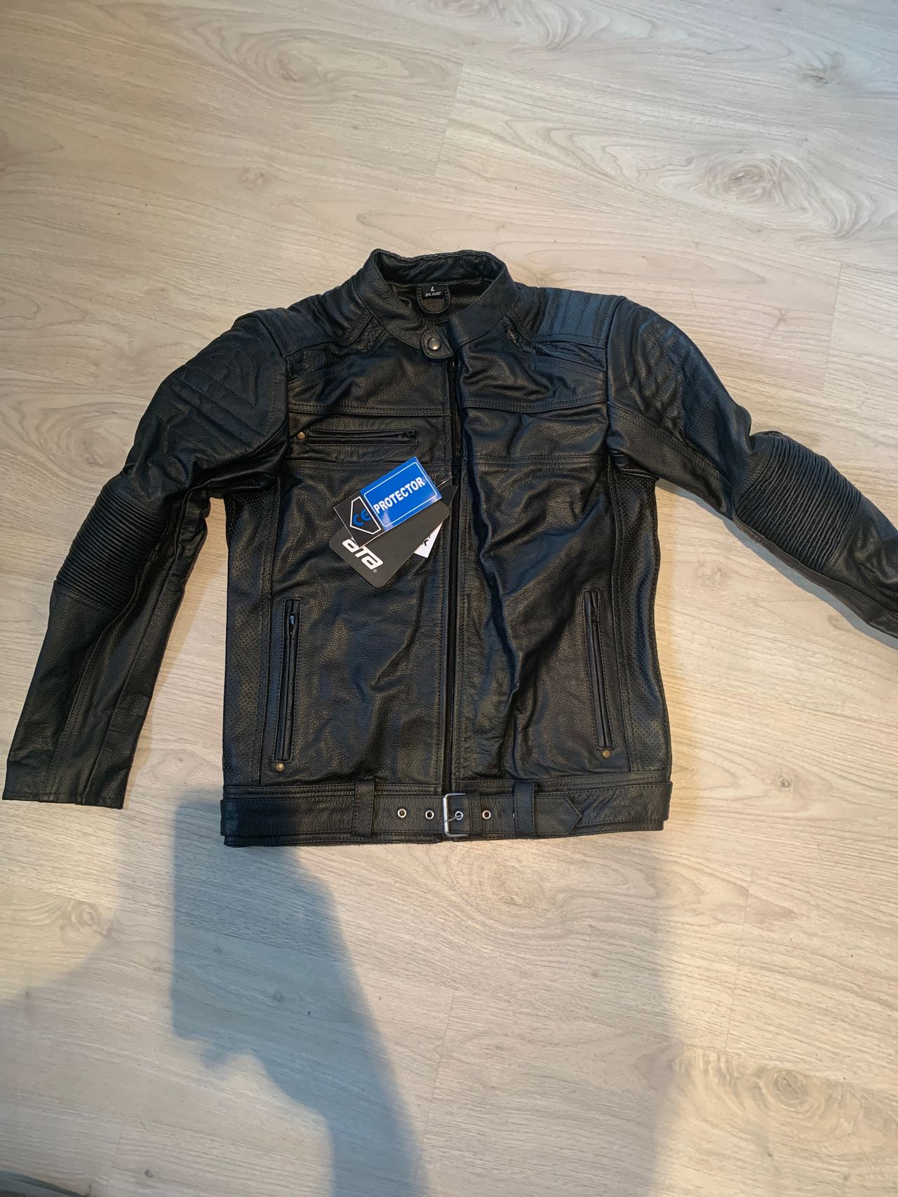 Mc skinn jakke Kjøpe, selge og utveksle annonser finn den Se TILBUD på Arlen Ness Retro Motorsykkel skinnjakke Svart
