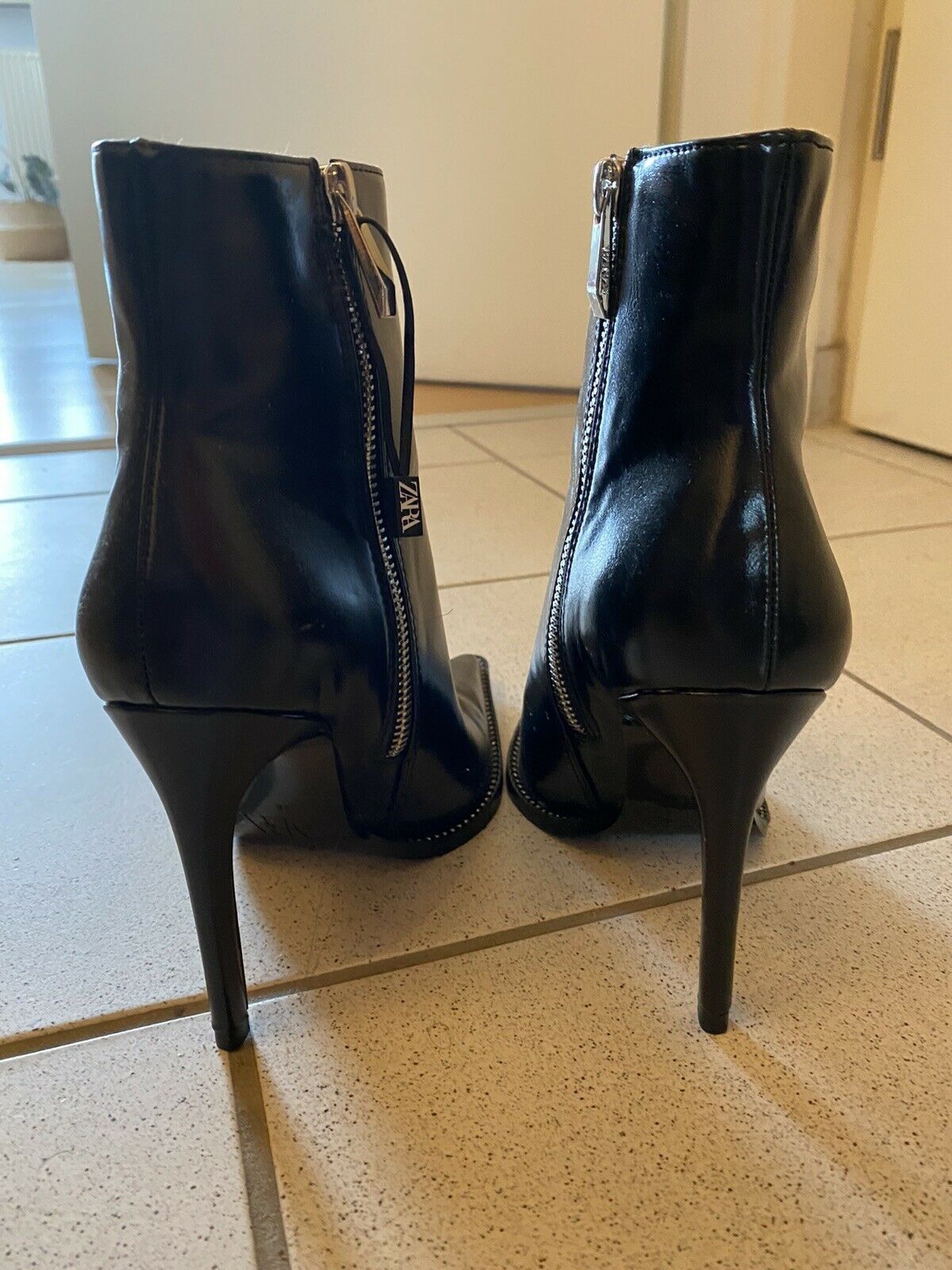 Støvler Ankelstøvler ZARA ankle boots svart black rhinestone Ankel støvletter fra Zara str 35 | FINN.no