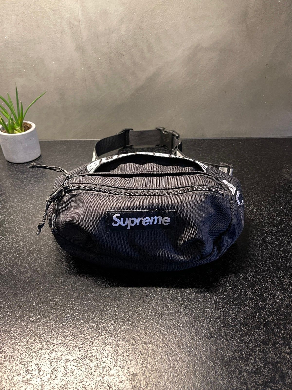 supreme ss18 waist bag｜TikTok Search