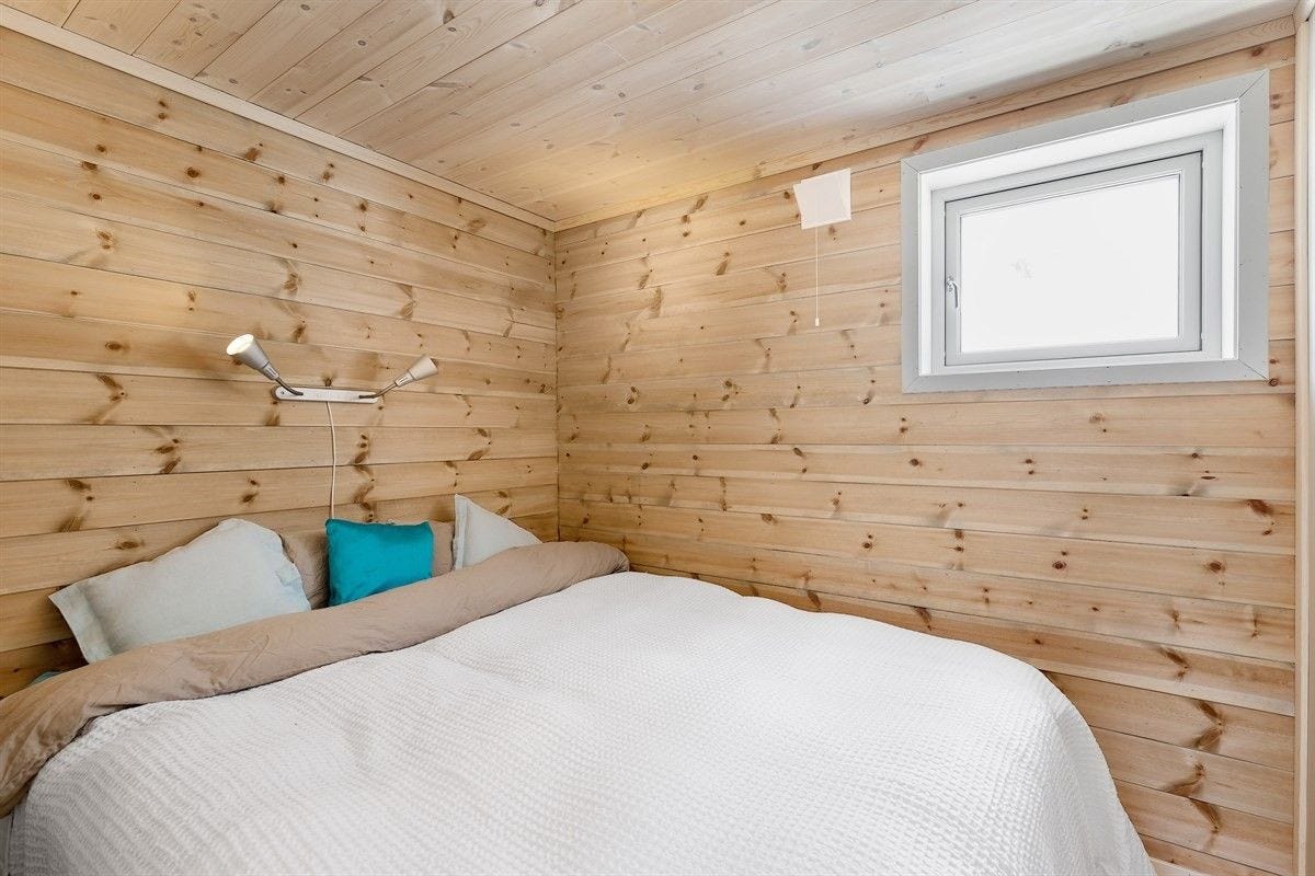 Soverom med dobbeltseng. Galleribilde