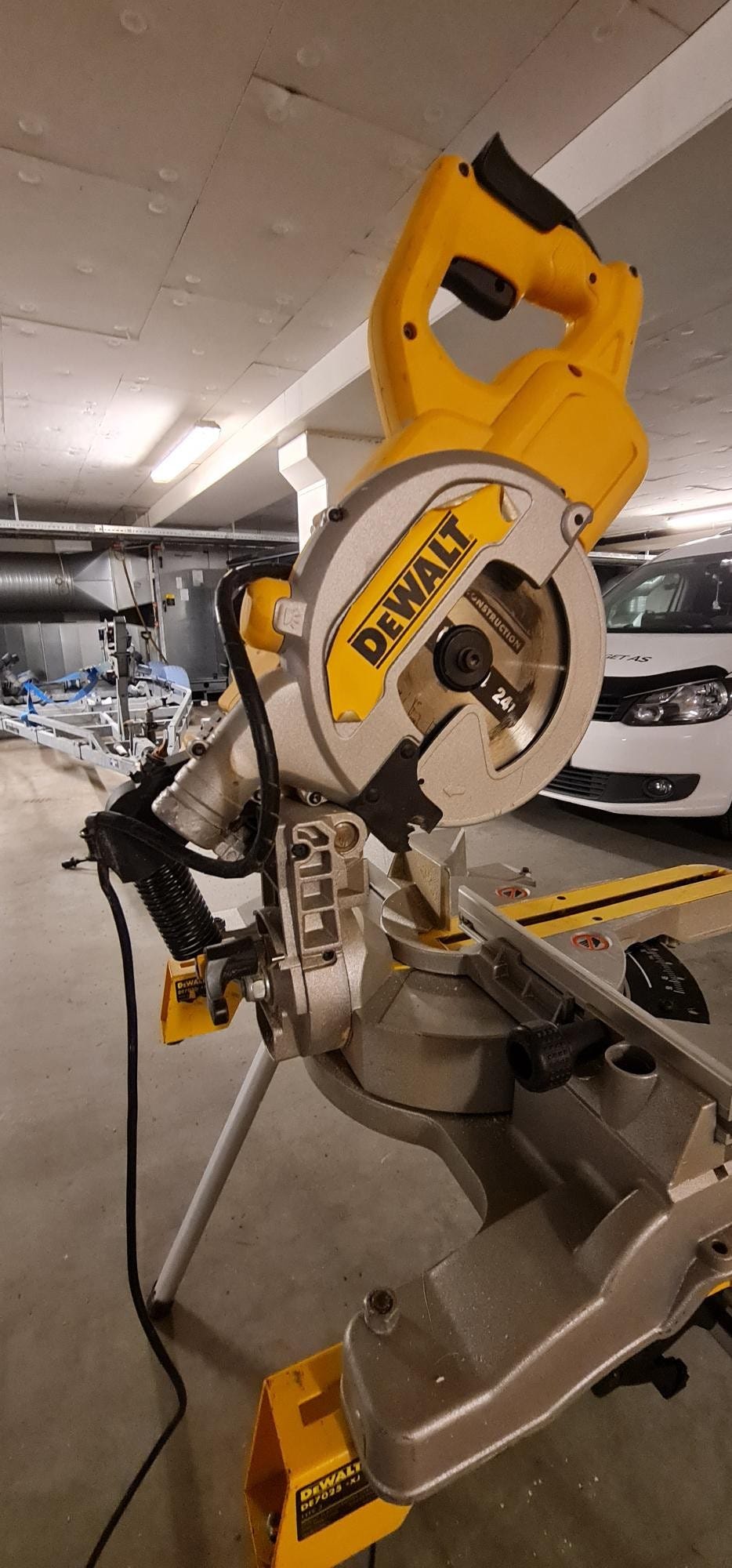 Dewalt DWS777 kappsag+bord | FINN torget