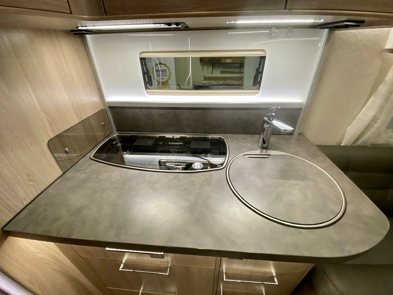 694_1785312246.jpg
