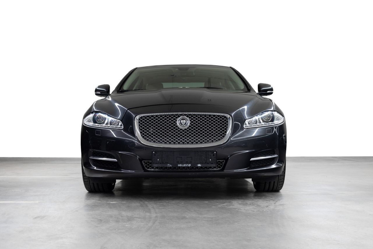 Jaguar XJ 3.0 V6 D 275 hk Jaguar XJ 3.0 V6 D 275 hk
