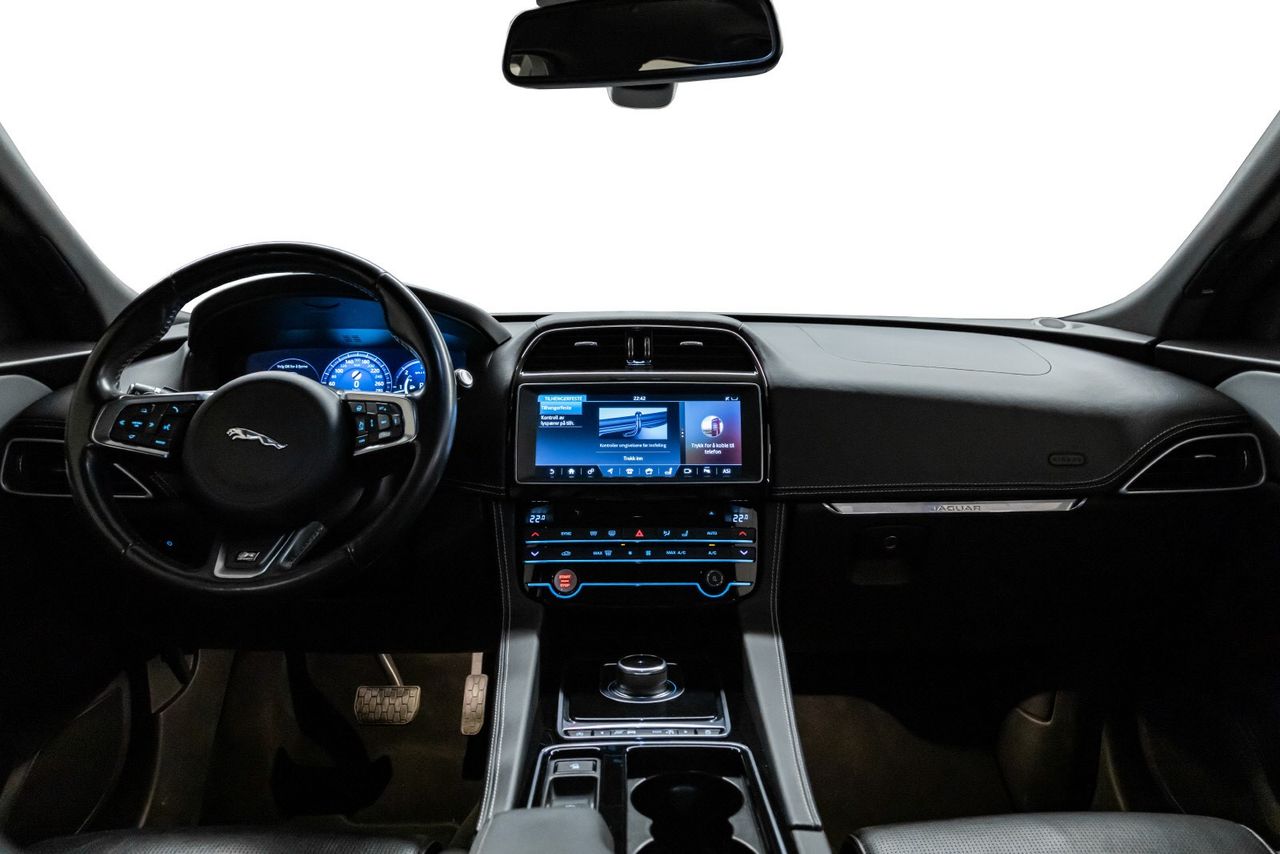 Jaguar F-PACE Jaguar F-PACE