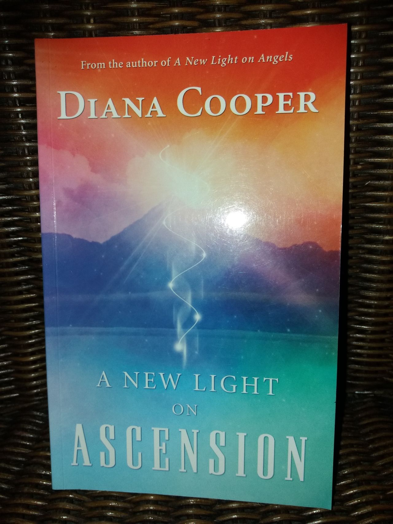 Diana Cooper A new light on ascension FINN torget