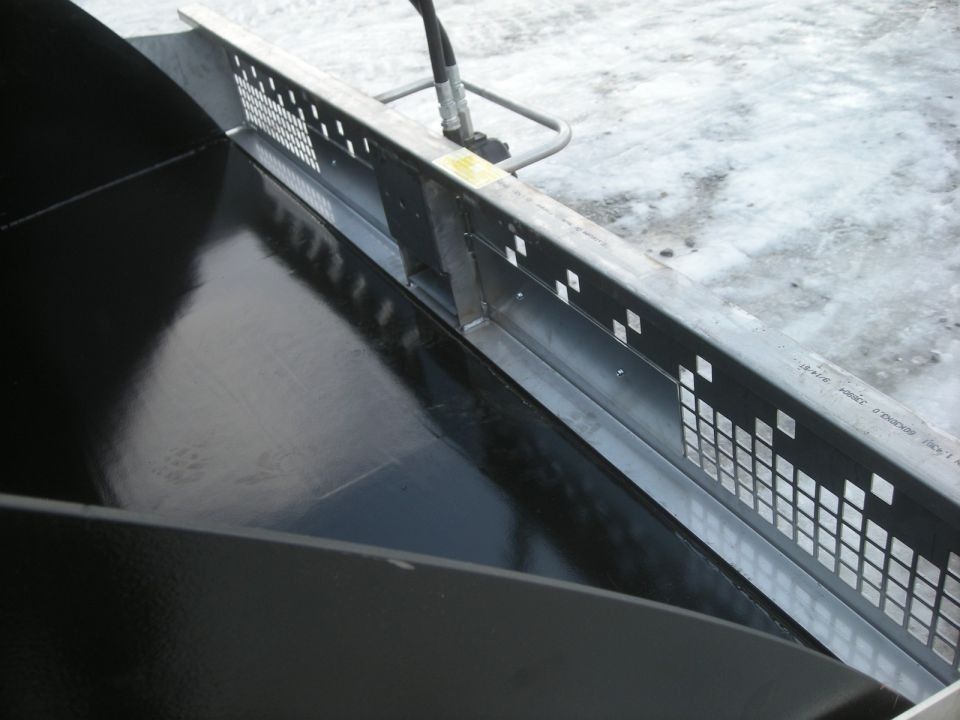 233_1978511145.jpg