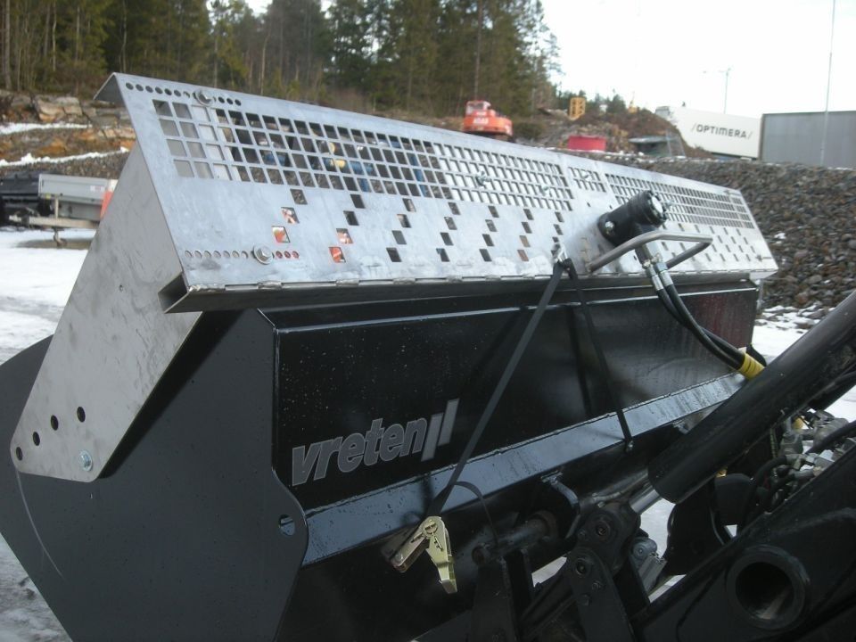 233_332970201.jpg