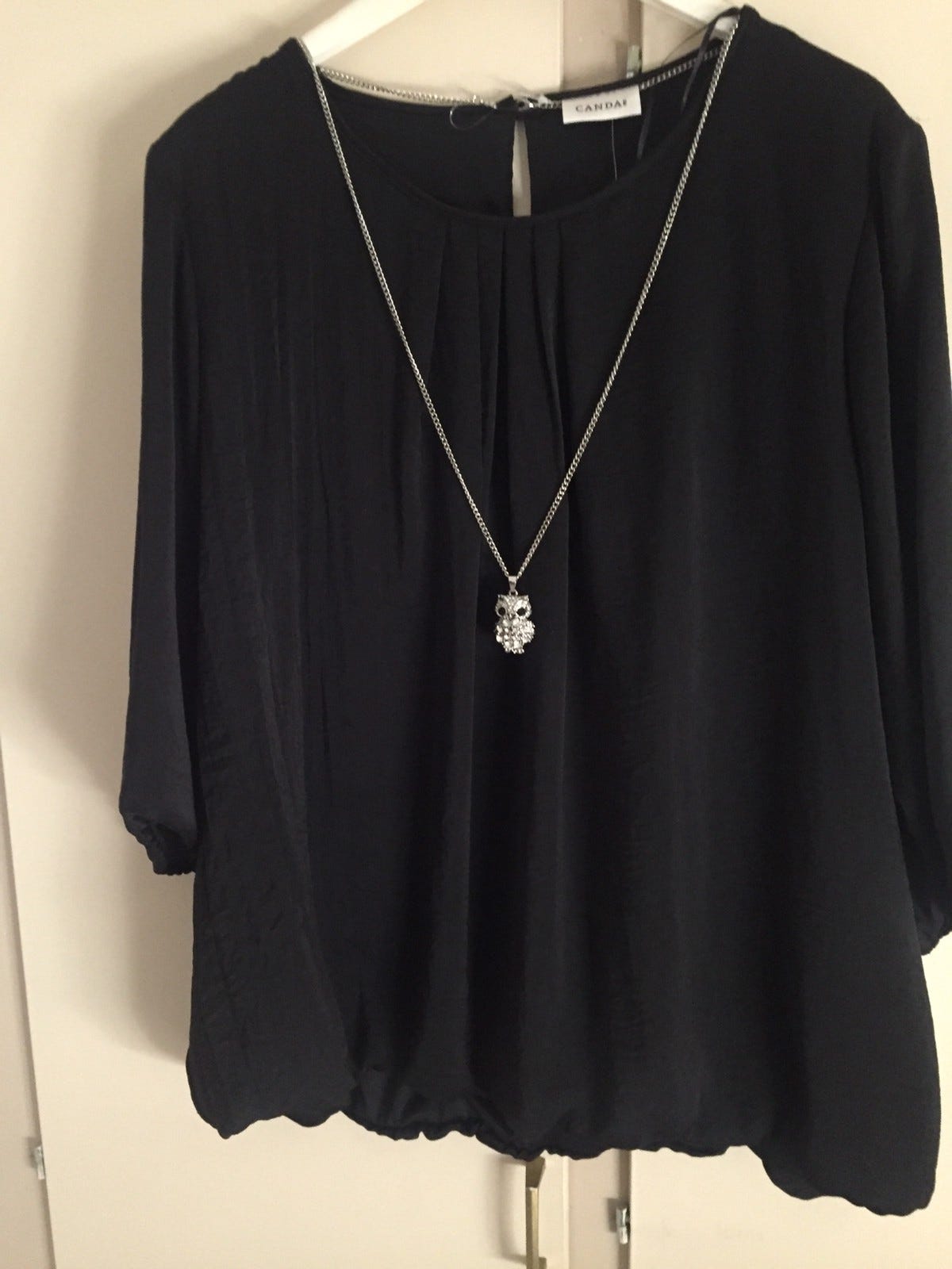 Ny stilig sort bluse i str 48 selges | FINN-torget