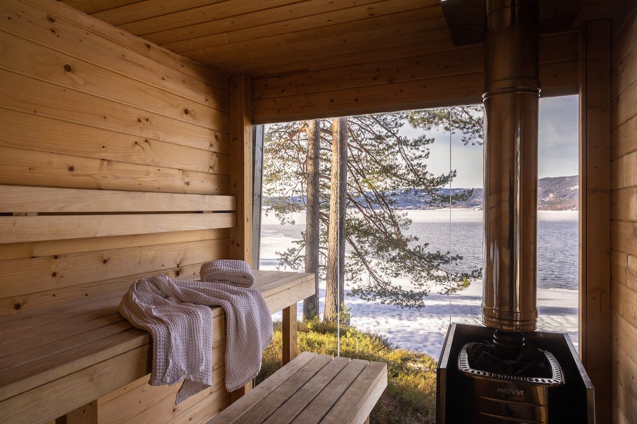 Badstua tar ca 1-1,5 time å vedfyre til god varme Galleribilde