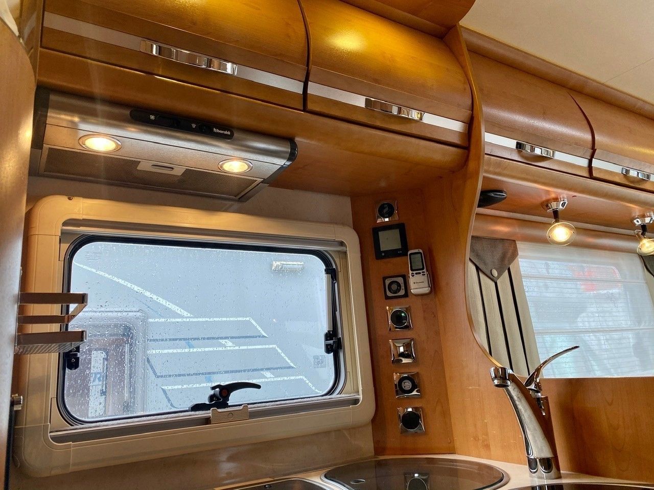 876_1920381917.jpg