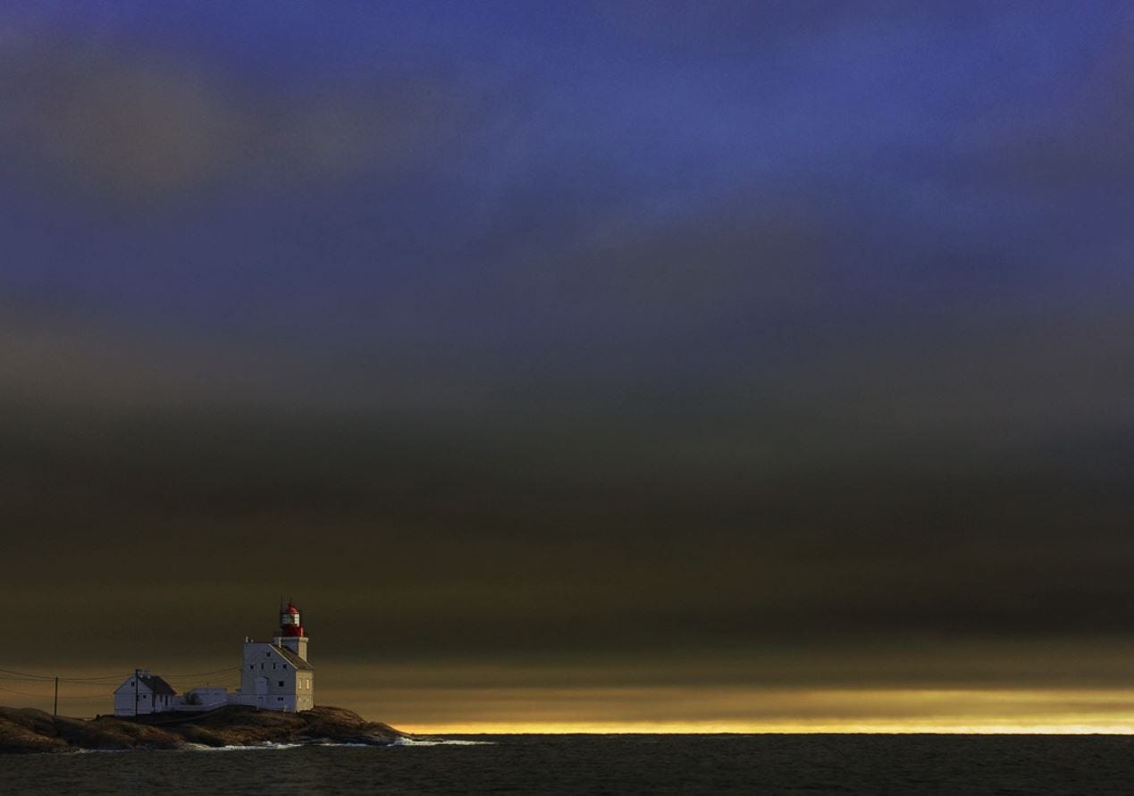 Området rundt: Lyngør fyr - 5-10 minutter unna med båt. Galleribilde