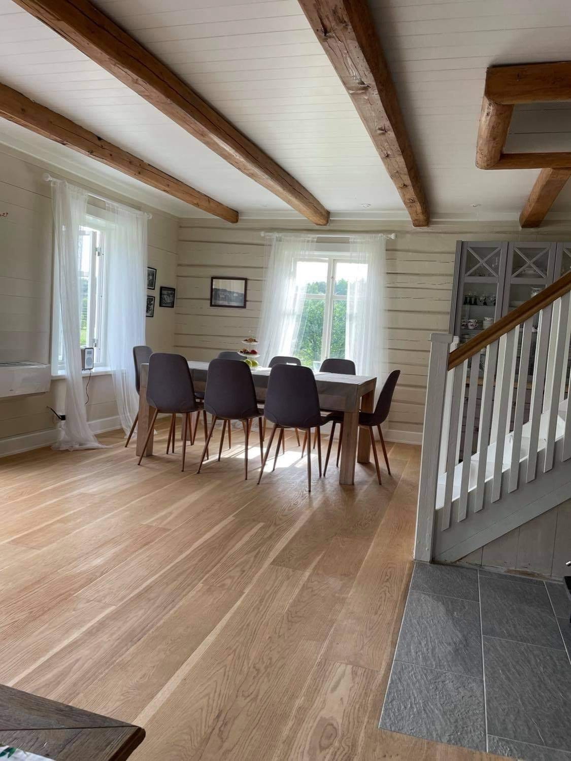 Spisestue i hovedhuset Galleribilde