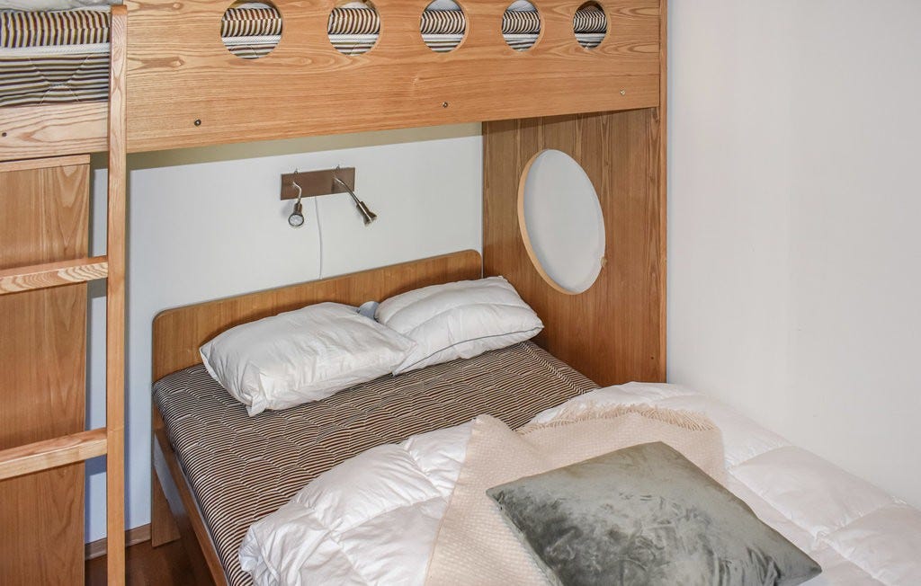 Soverom 2 med 150 seng + køyeseng Galleribilde