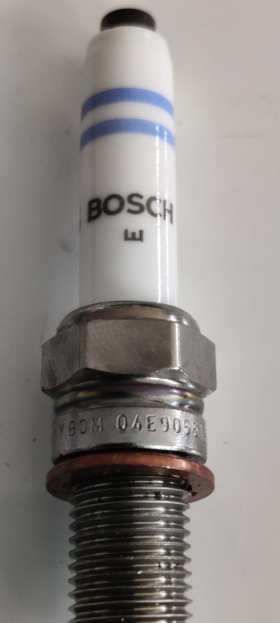 04E905612C Bosch Tennplugger | FINN torget