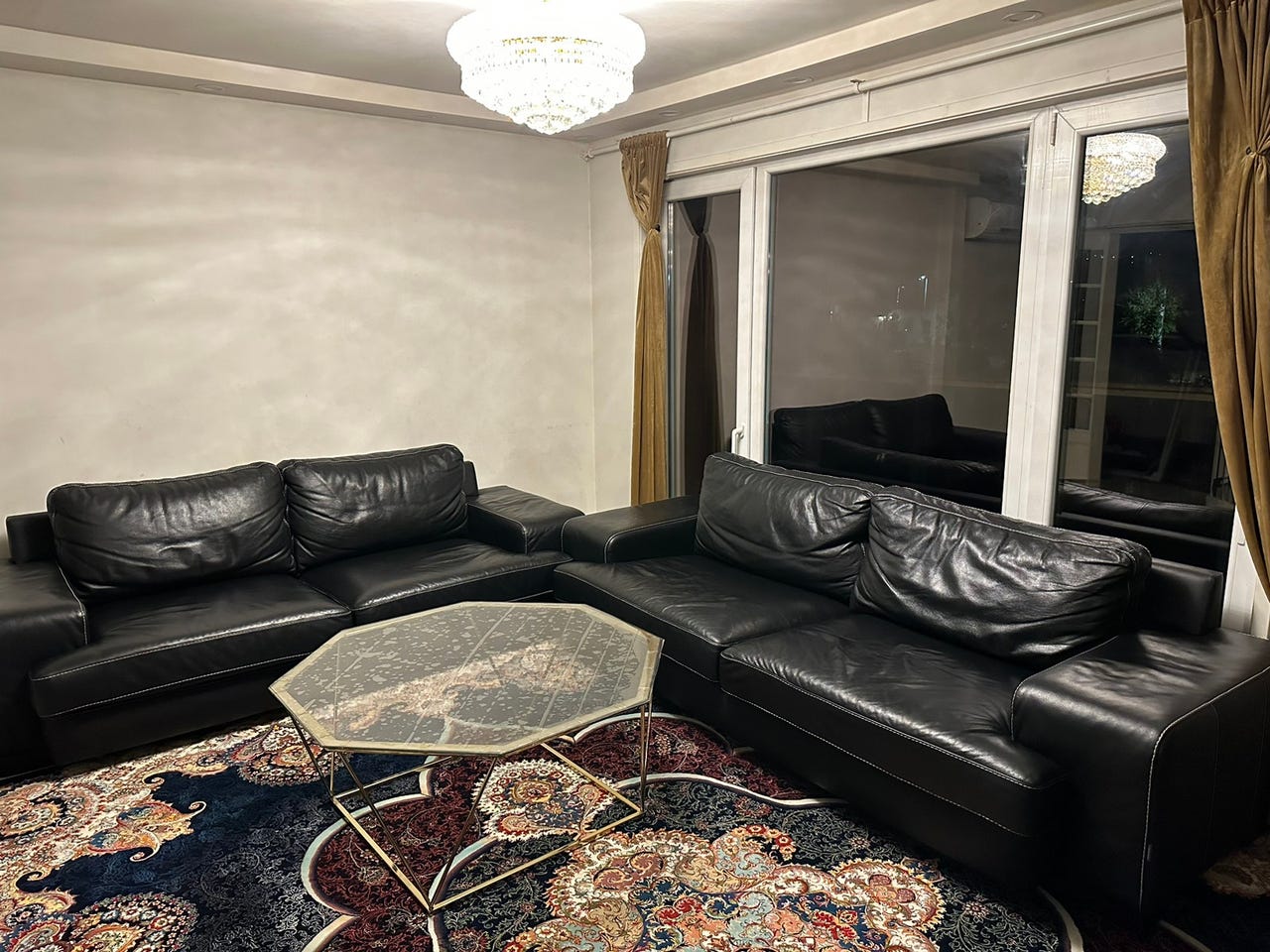 BILLIG Furninova skinnsofa FINN.no