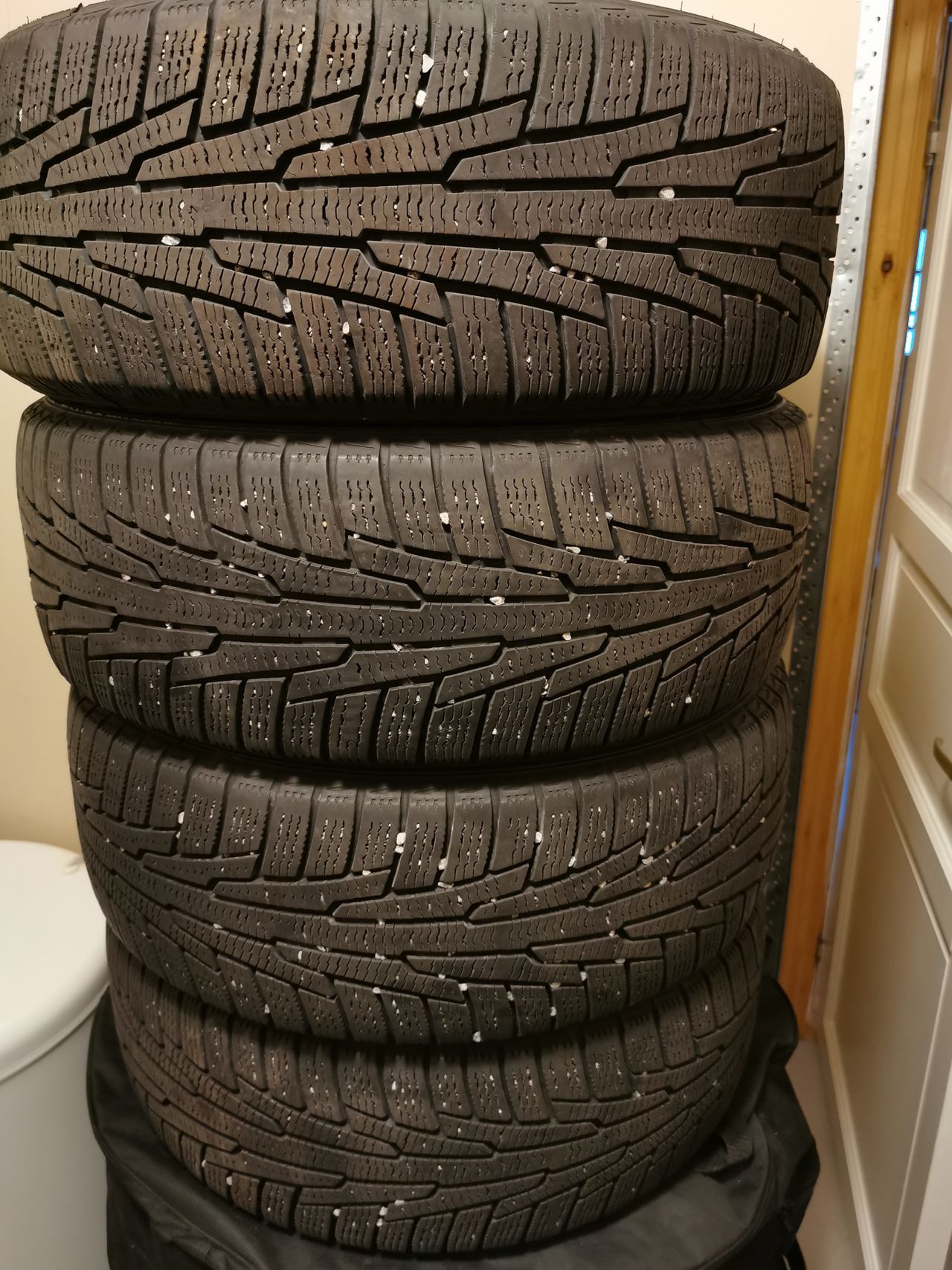 Nokian Hakkapeliitta R - 205/55 R16 - 94R XL (piggfri vinterdekk ...