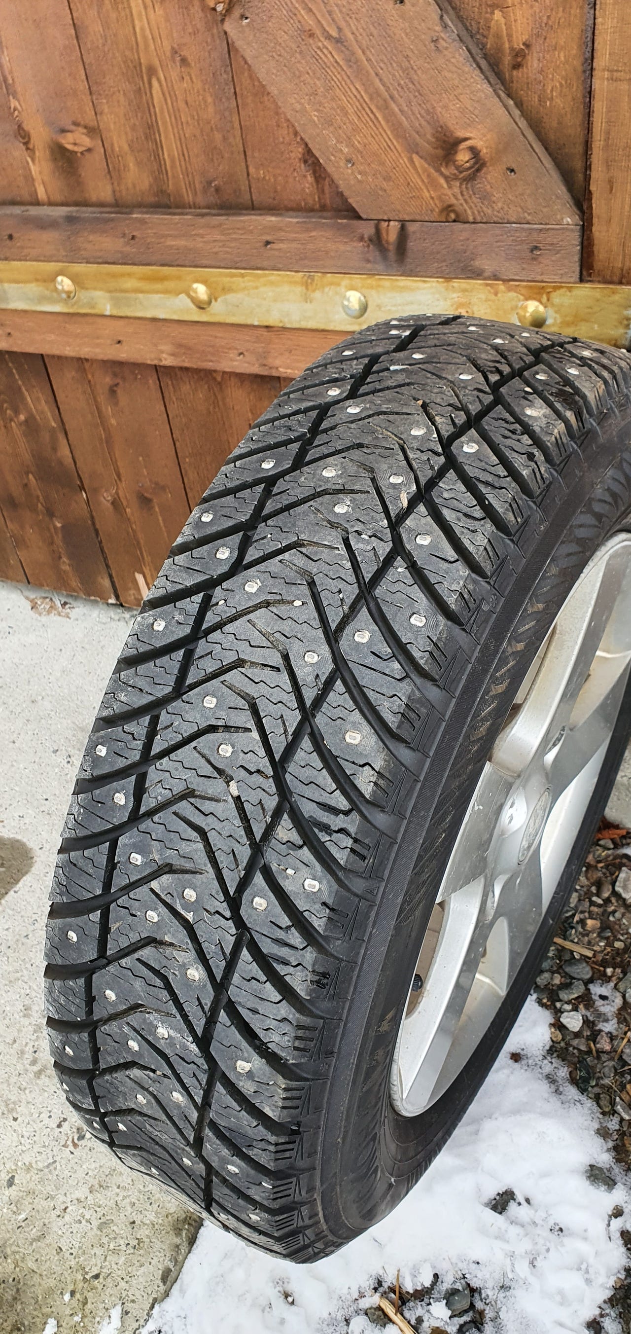 Yokohama IG65 Piggdekk | FINN torget