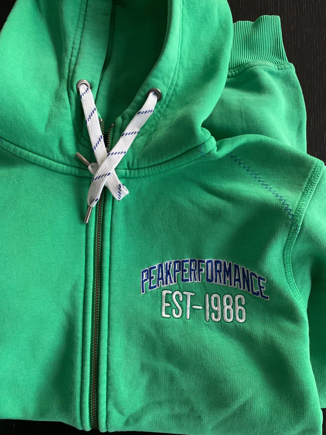 peak-performance-hettegenser-finn-torget