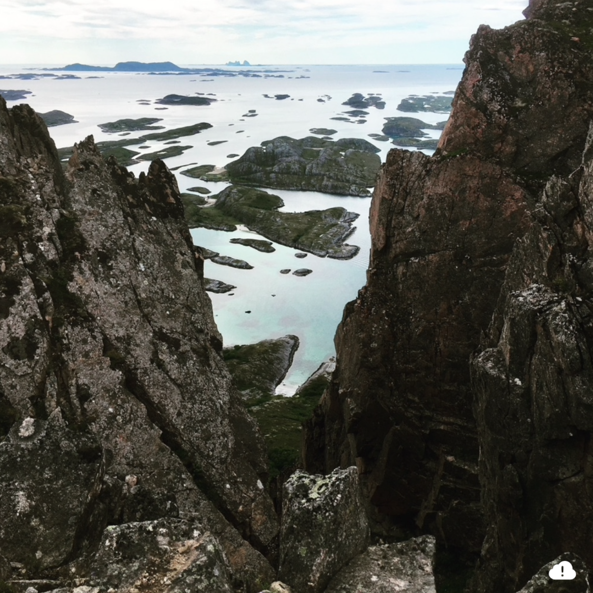 Og nyt utsikten utover skjærgårdens tusenvis av små øyer og hvite strandviker. Galleribilde
