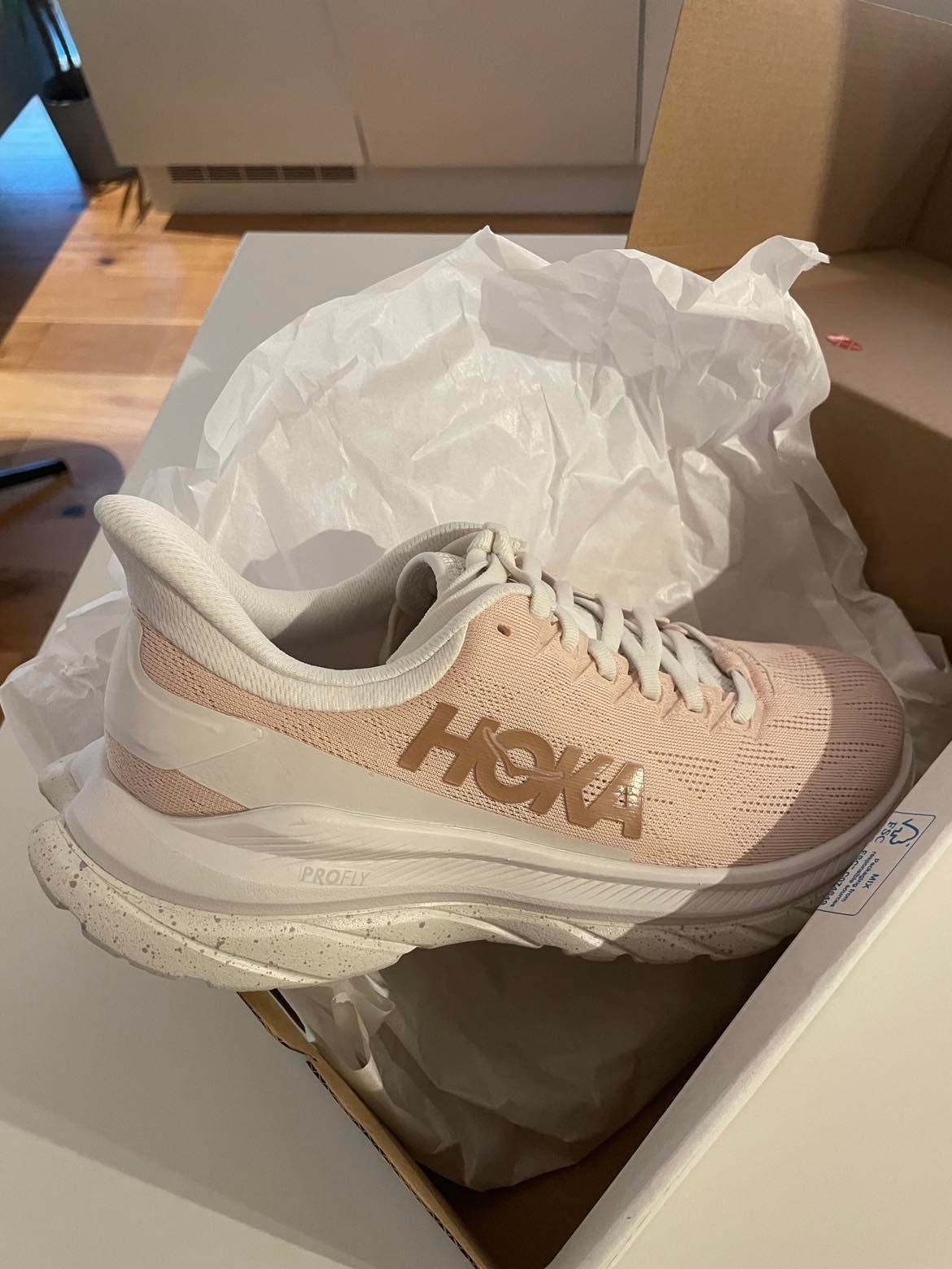 Hoka Mach 4 Johaug Edition Dame str. 40 FINN.no