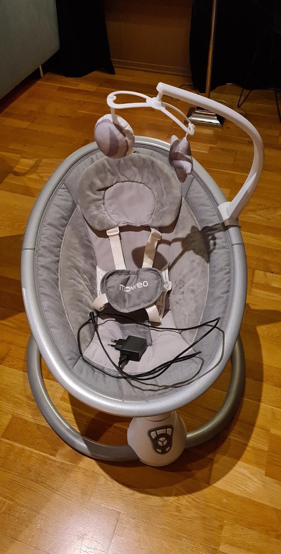 Vippestol med gyngefunksjon+musikk gis bort FINN.no