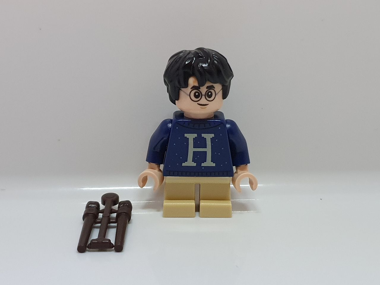 LEGO Harry Potter: O Castelo e os Campos de Hogwarts™, Idades 18+, 2660  Peças