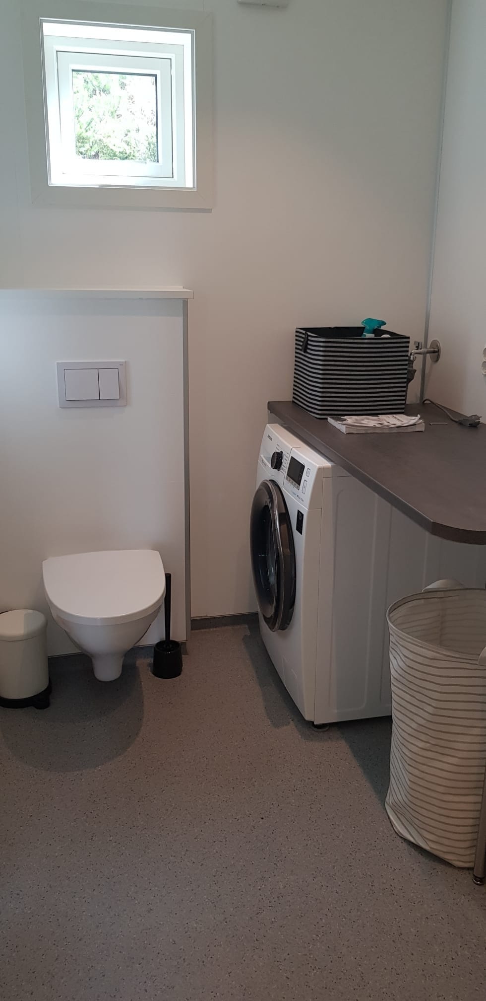 Baderom med vaskemaskin Galleribilde