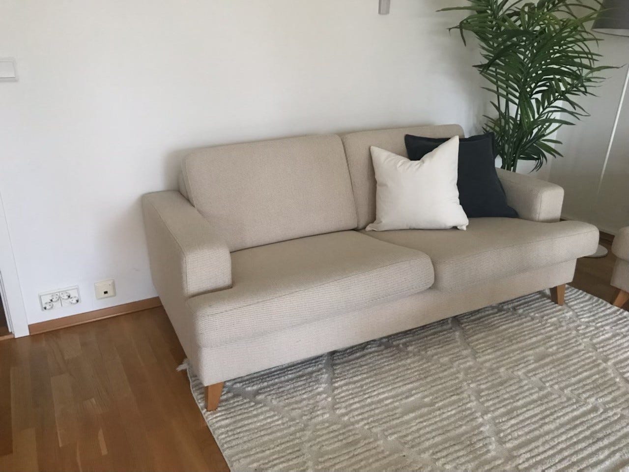 Fin toseter sofa gis bort FINN