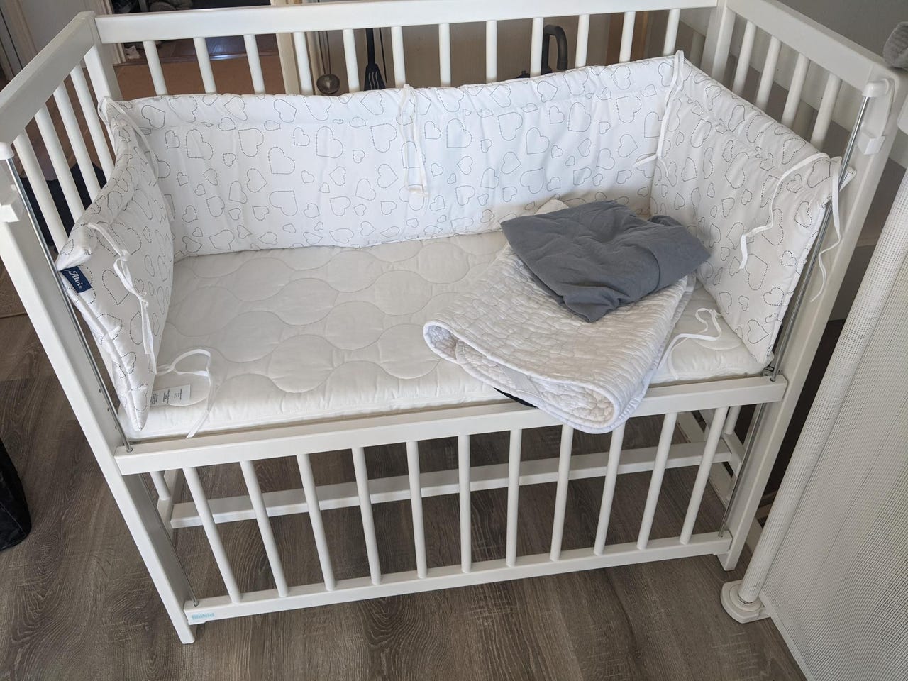 Fillikid cocoon bedside crib/ babyseng FINN