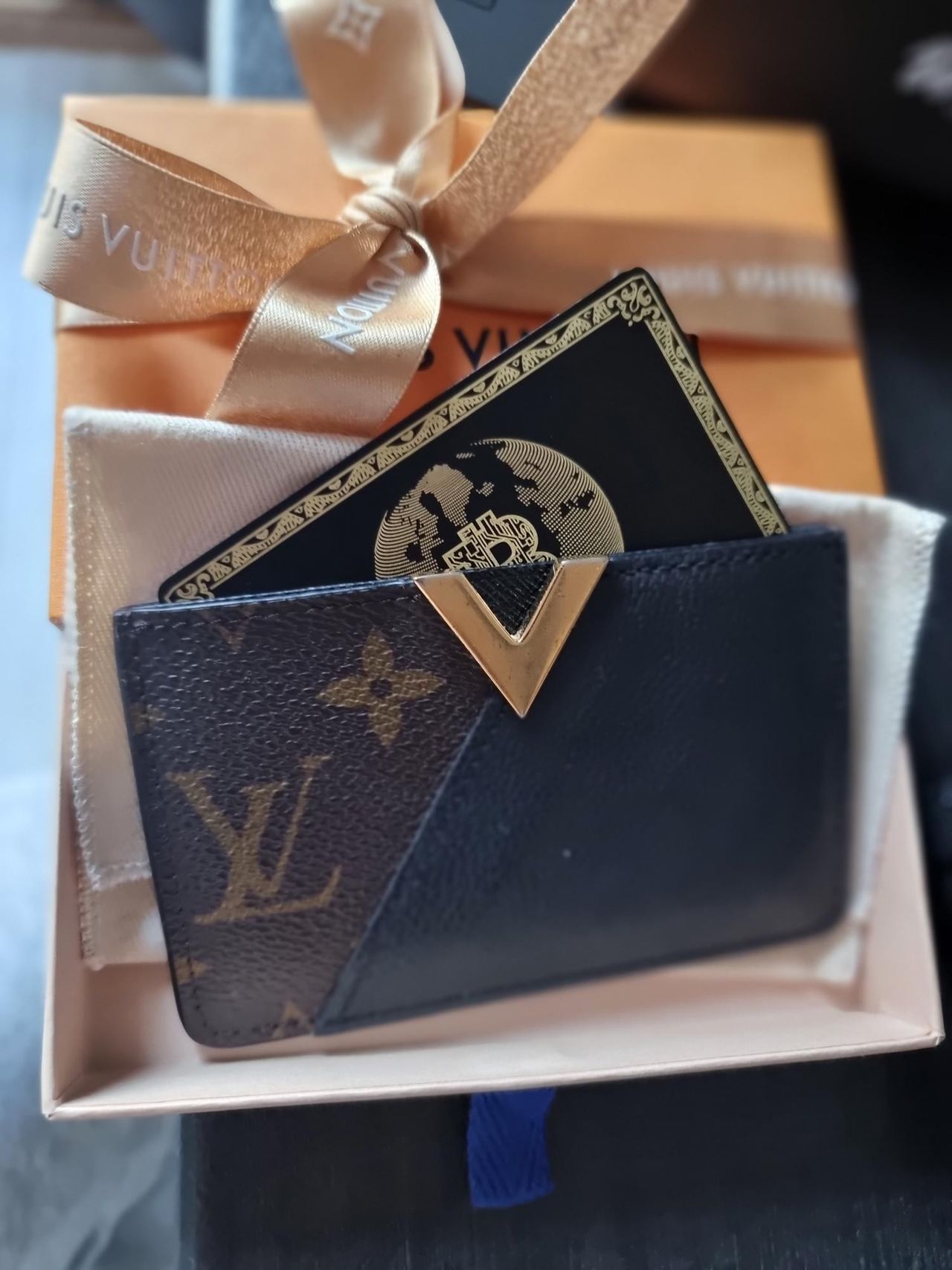 Louis Vuitton Monogram Canvas Leather Kimono Wallet SHFWVTTkh  LuxeDH