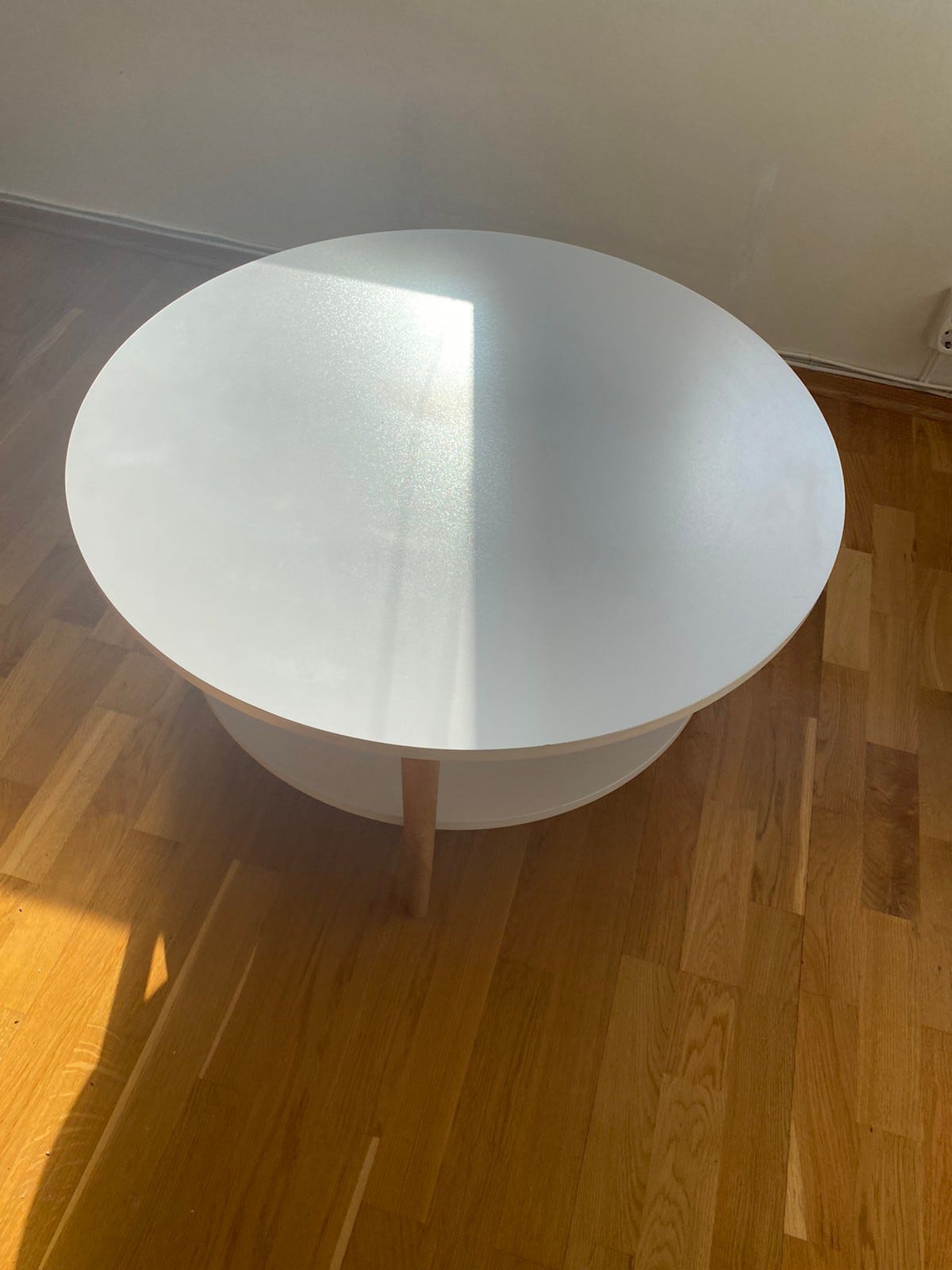 Flott sofa bord selges billig FINN