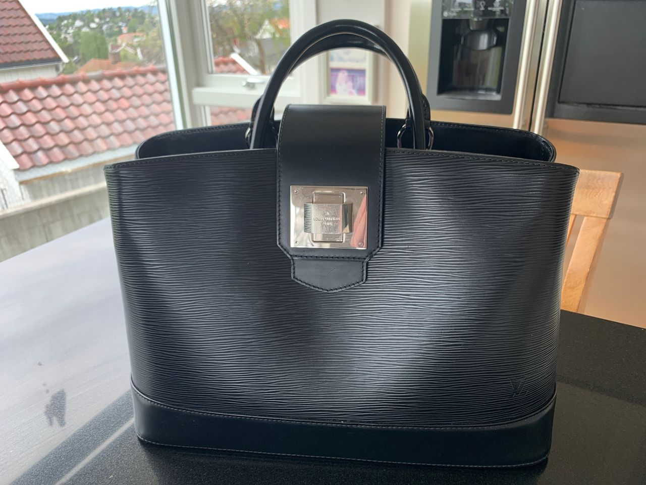 Louis Vuitton Epi Mirabeau handbag Black Leather ref.492253 - Joli Closet