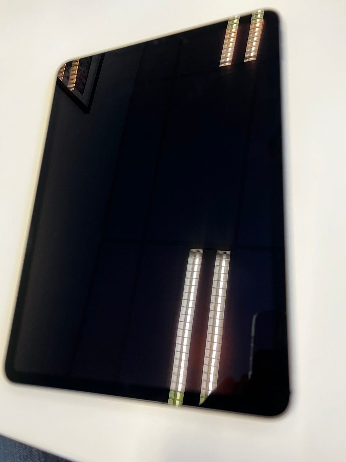 Meget pent brukt iPad Pro 11" 256GB Wifi + cellular 2.gen. FINN